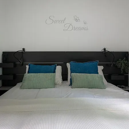 Vlinder, In De Bossen